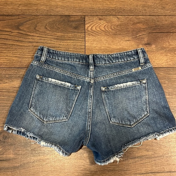 Kancan shorts size medium light wash - Picture 5 of 7